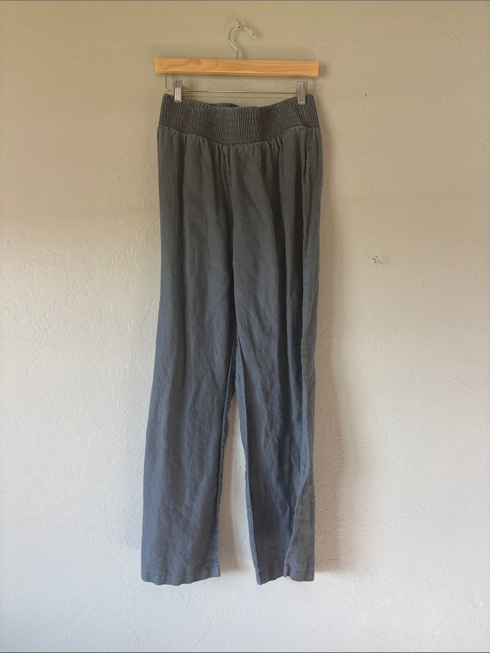 Smocked-Waist Wide Leg Pants in Charcoal - Picture 3 of 4